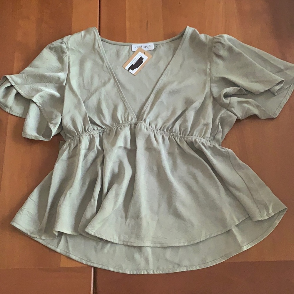 Cute vestique Sheila Top size small